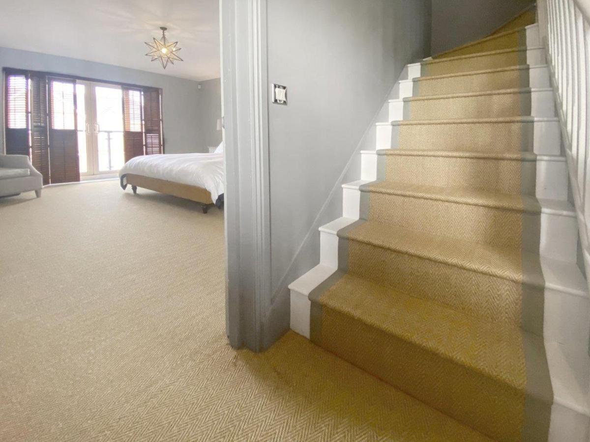 Entire Seaside Luxury Home With On Site Parking! Poole Exterior foto