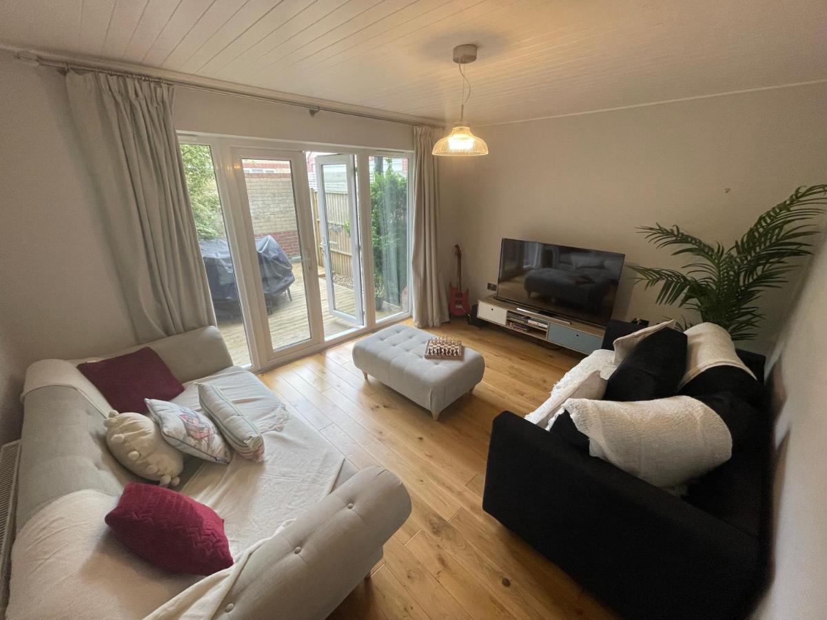 Entire Seaside Luxury Home With On Site Parking! Poole Exterior foto